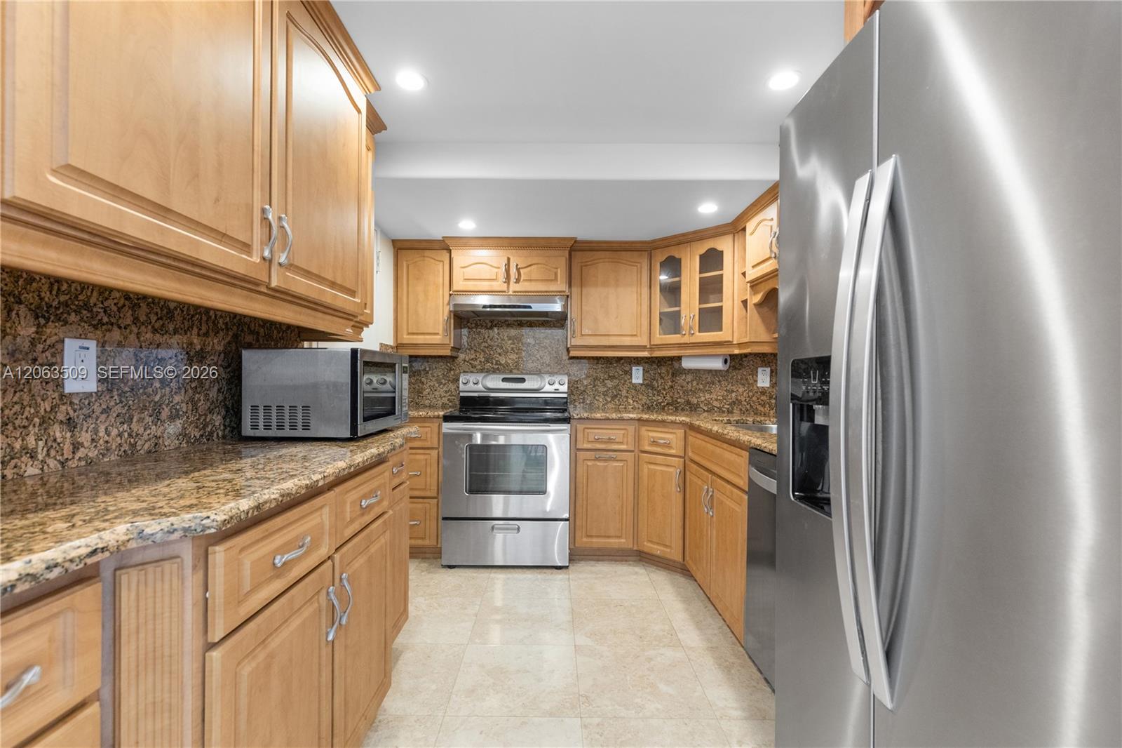 Ver detalles PH20 2 / 2 1120 sq. ft. $ 2026-10-15 0 foto