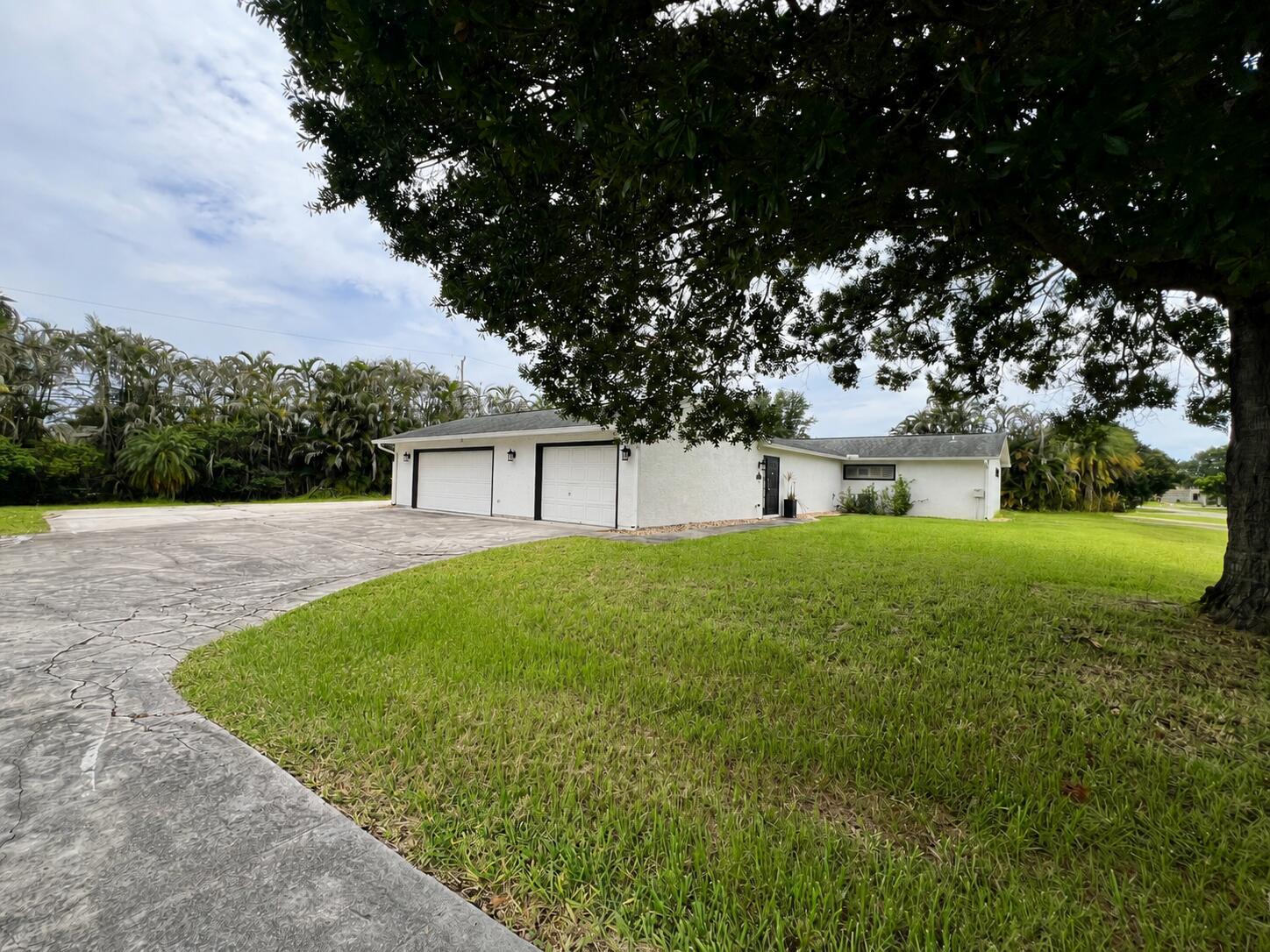 See details 1290 3 / 2165 sq. ft. $ 2026-08-02 0 Photo