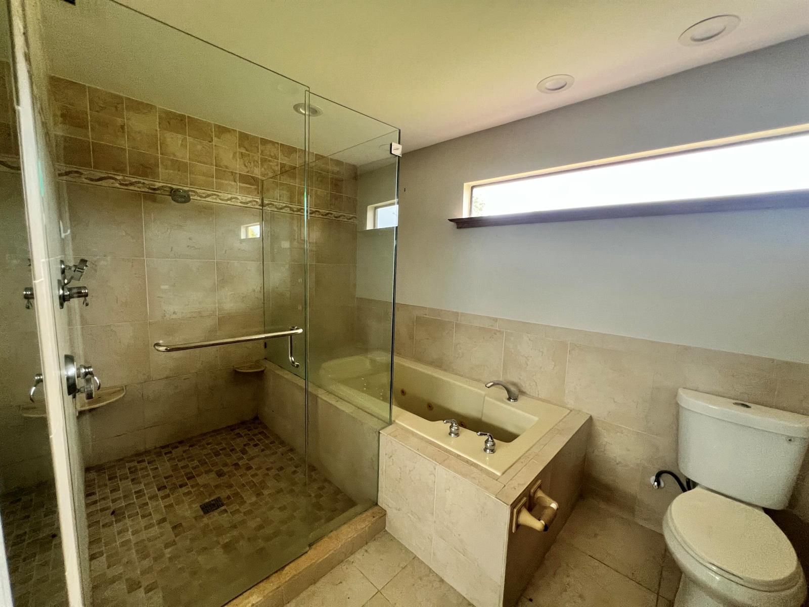 See details 1290 3 / 2165 sq. ft. $ 2026-08-02 0 Photo