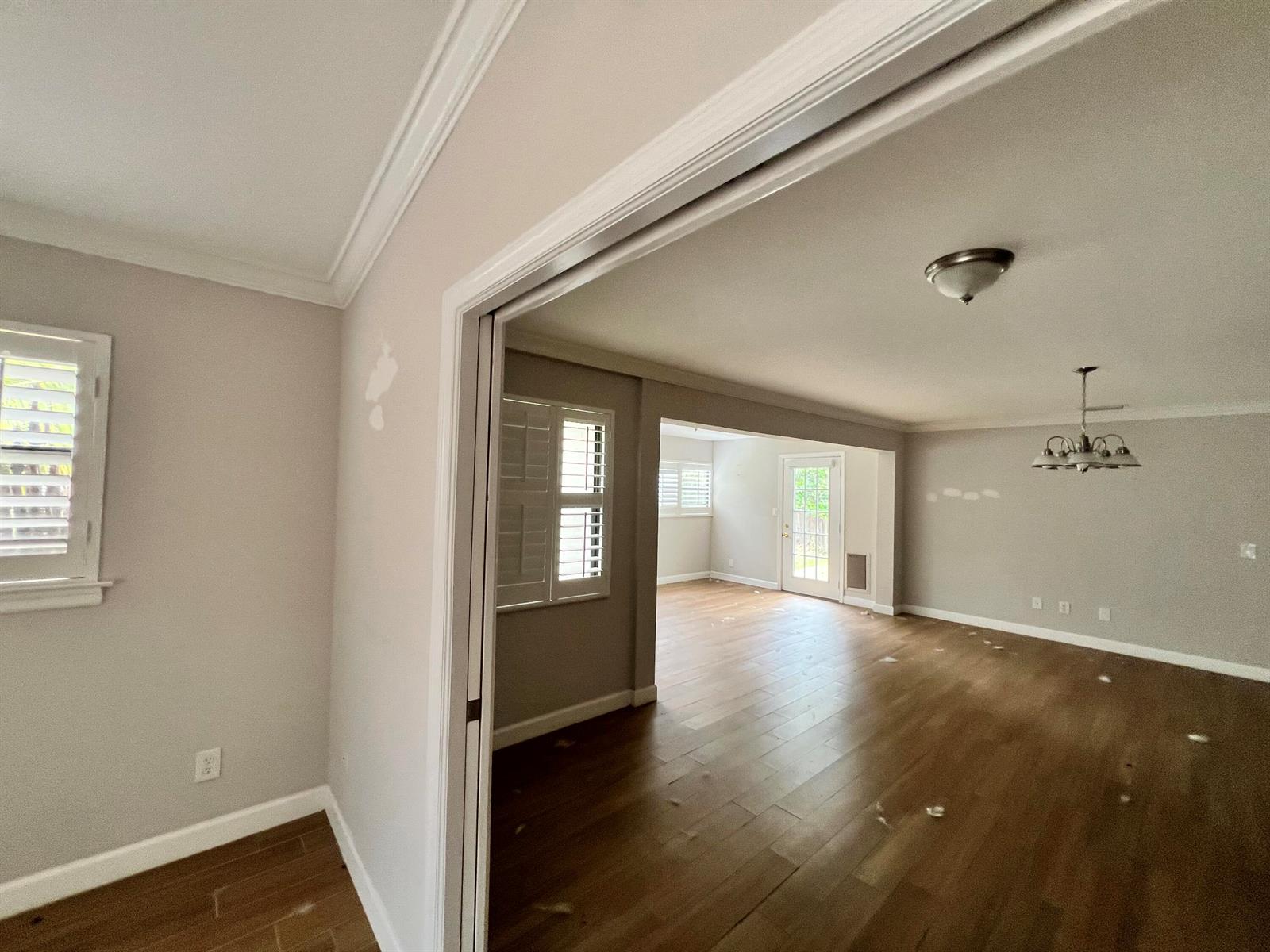 See details 1290 3 / 2165 sq. ft. $ 2026-08-02 0 Photo