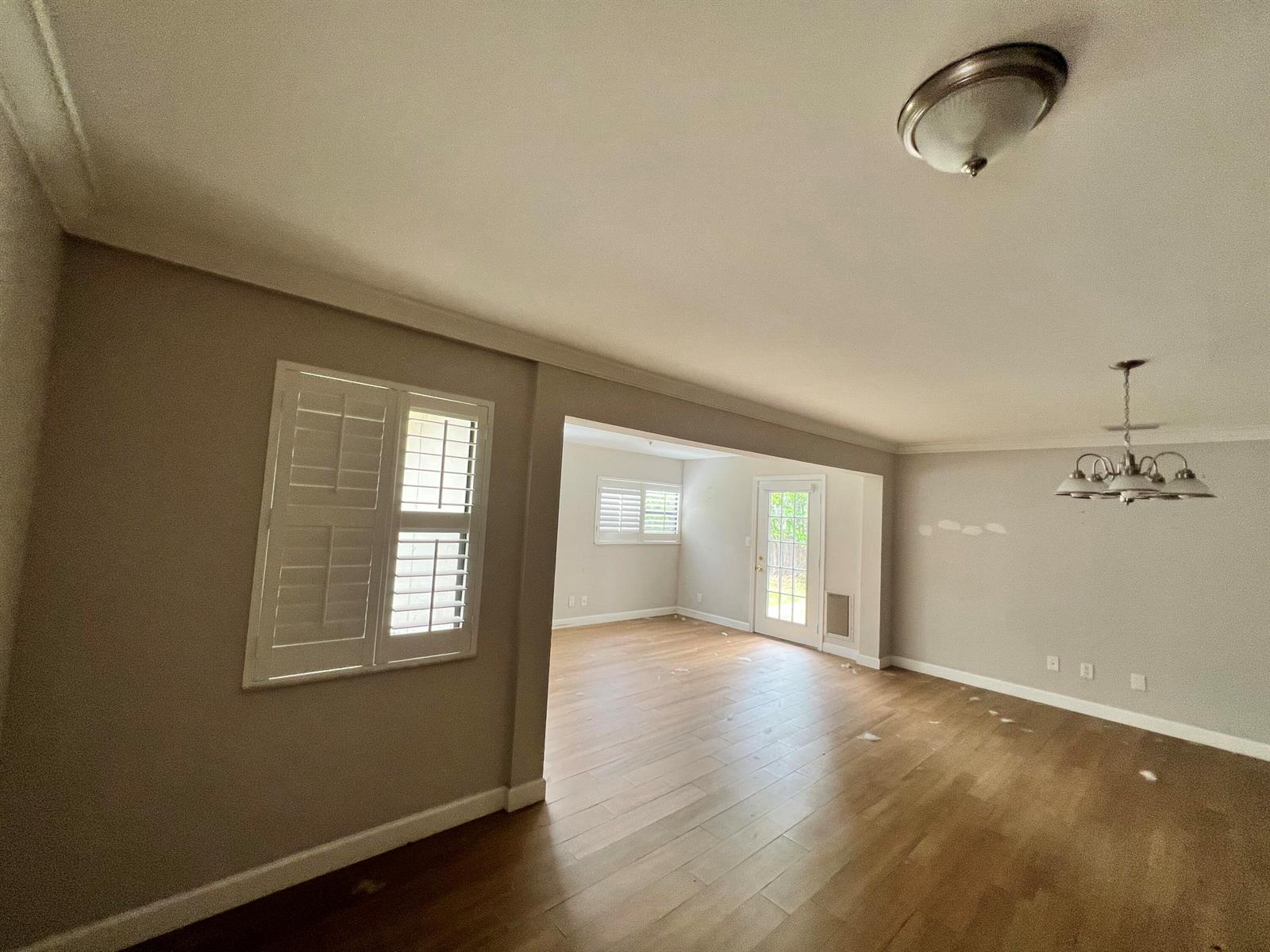 See details 1290 3 / 2165 sq. ft. $ 2026-08-02 0 Photo