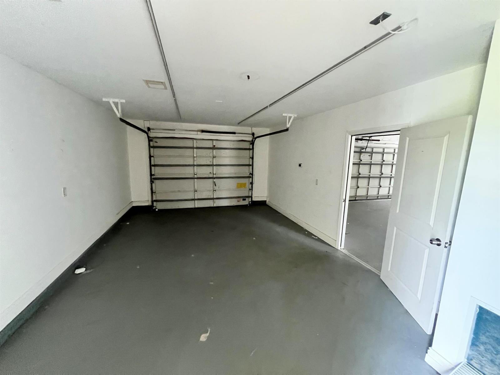 See details 1290 3 / 2165 sq. ft. $ 2026-08-02 0 Photo
