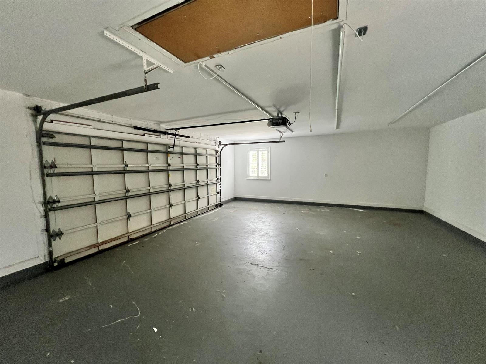 See details 1290 3 / 2165 sq. ft. $ 2026-08-02 0 Photo