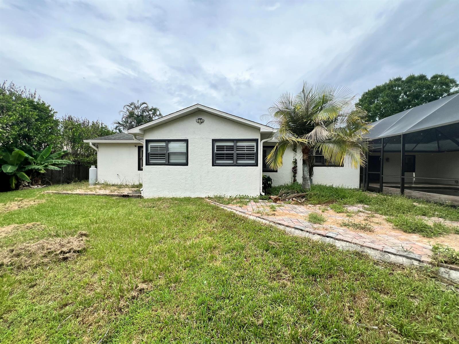 See details 1290 3 / 2165 sq. ft. $ 2026-08-02 0 Photo
