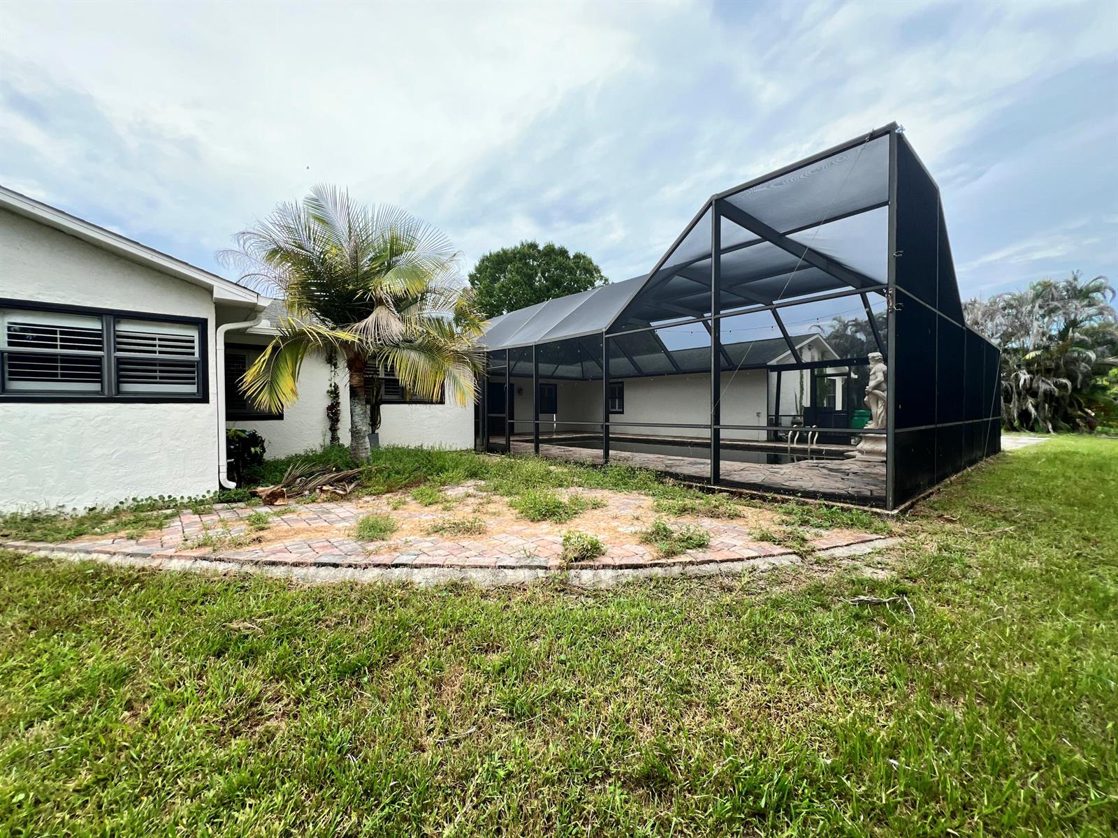 See details 1290 3 / 2165 sq. ft. $ 2026-08-02 0 Photo