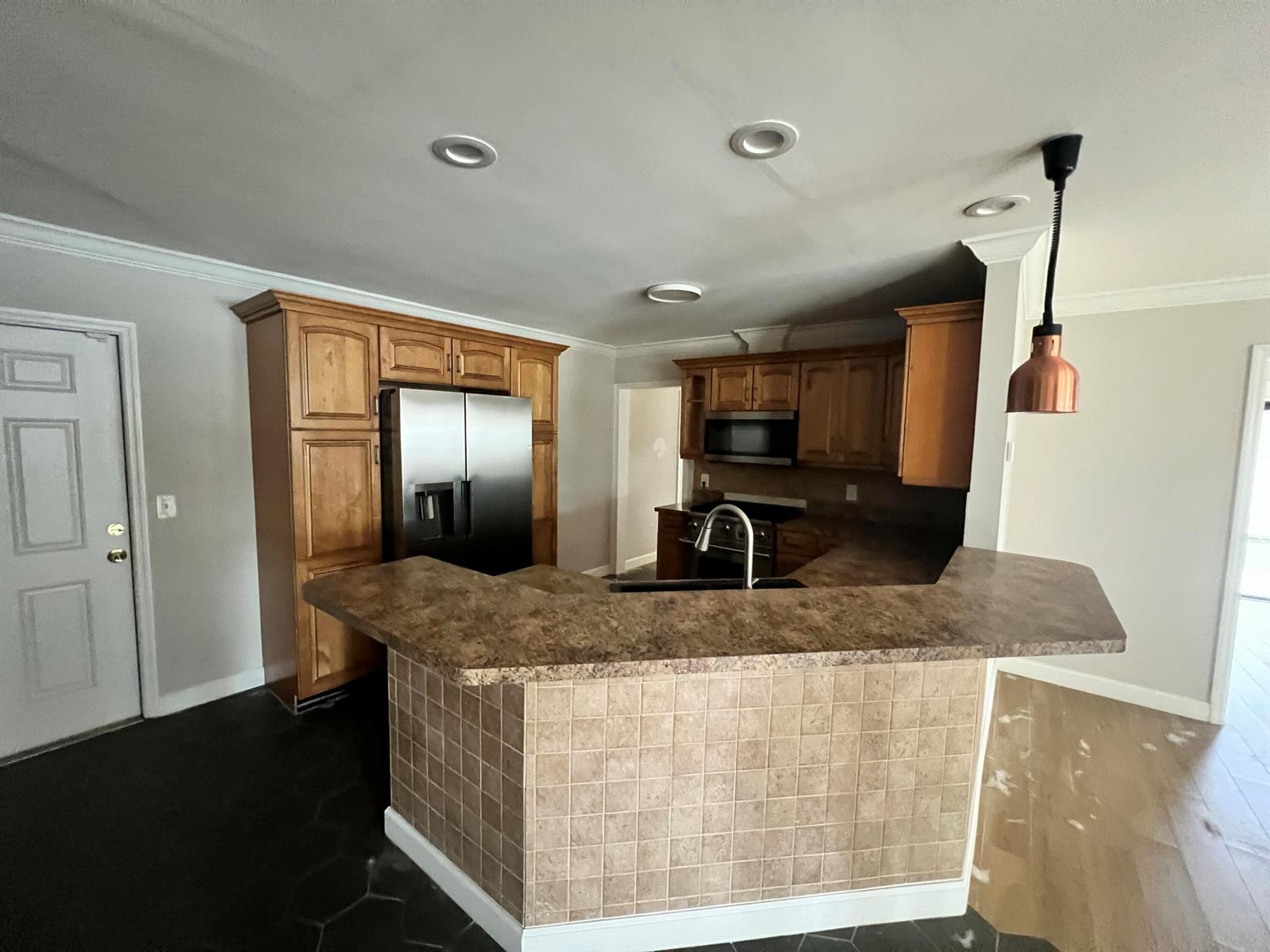 See details 1290 3 / 2165 sq. ft. $ 2026-08-02 0 Photo