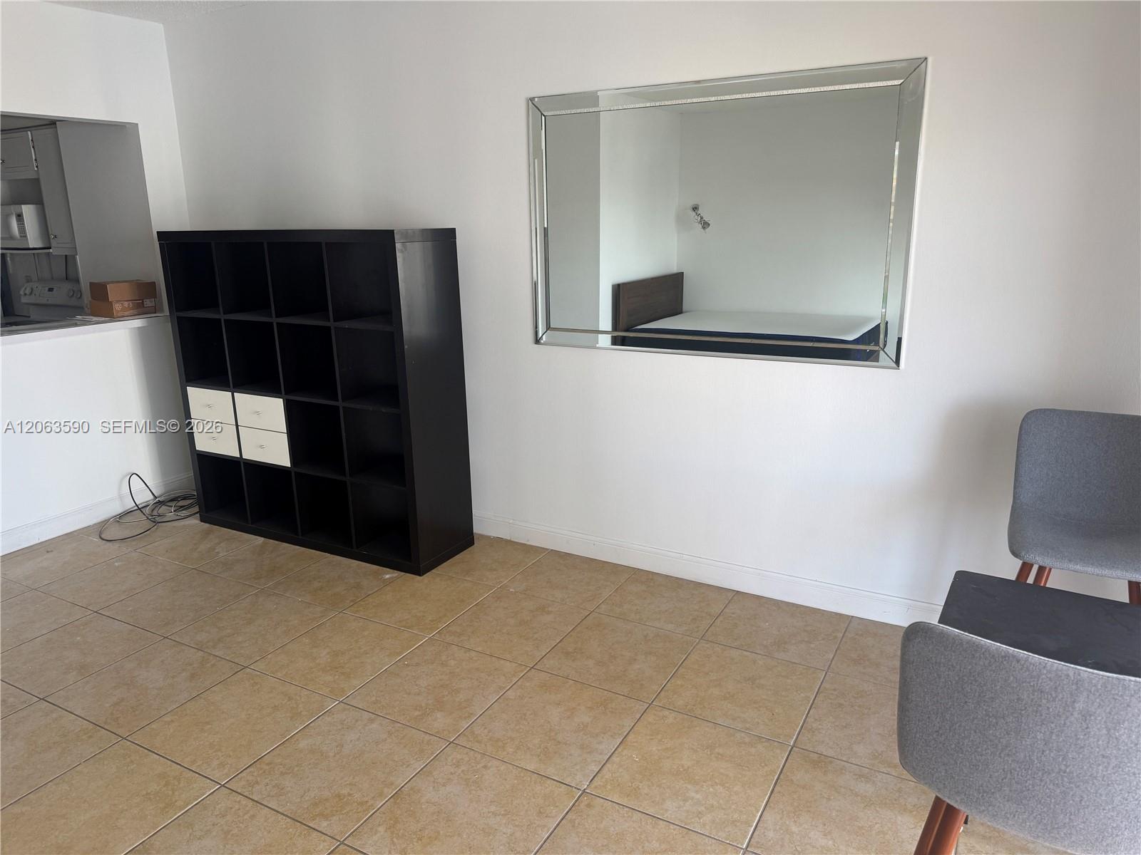 See details 11H 0 / 1 545 sq. ft. $ 2026-08-01 0 Photo