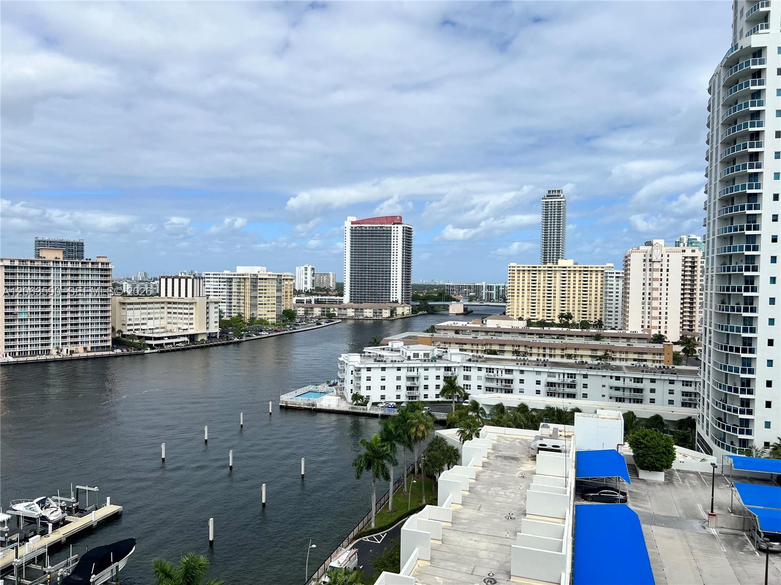 See details 11H 0 / 1 545 sq. ft. $ 2026-08-01 0 Photo