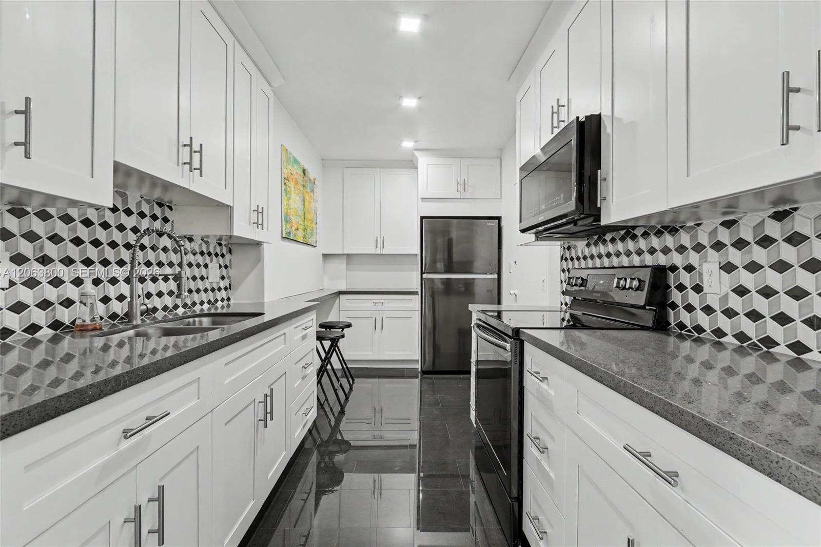 1005A 1 / 2 844 sq. ft. $ 2026-08-01 0 Photo
