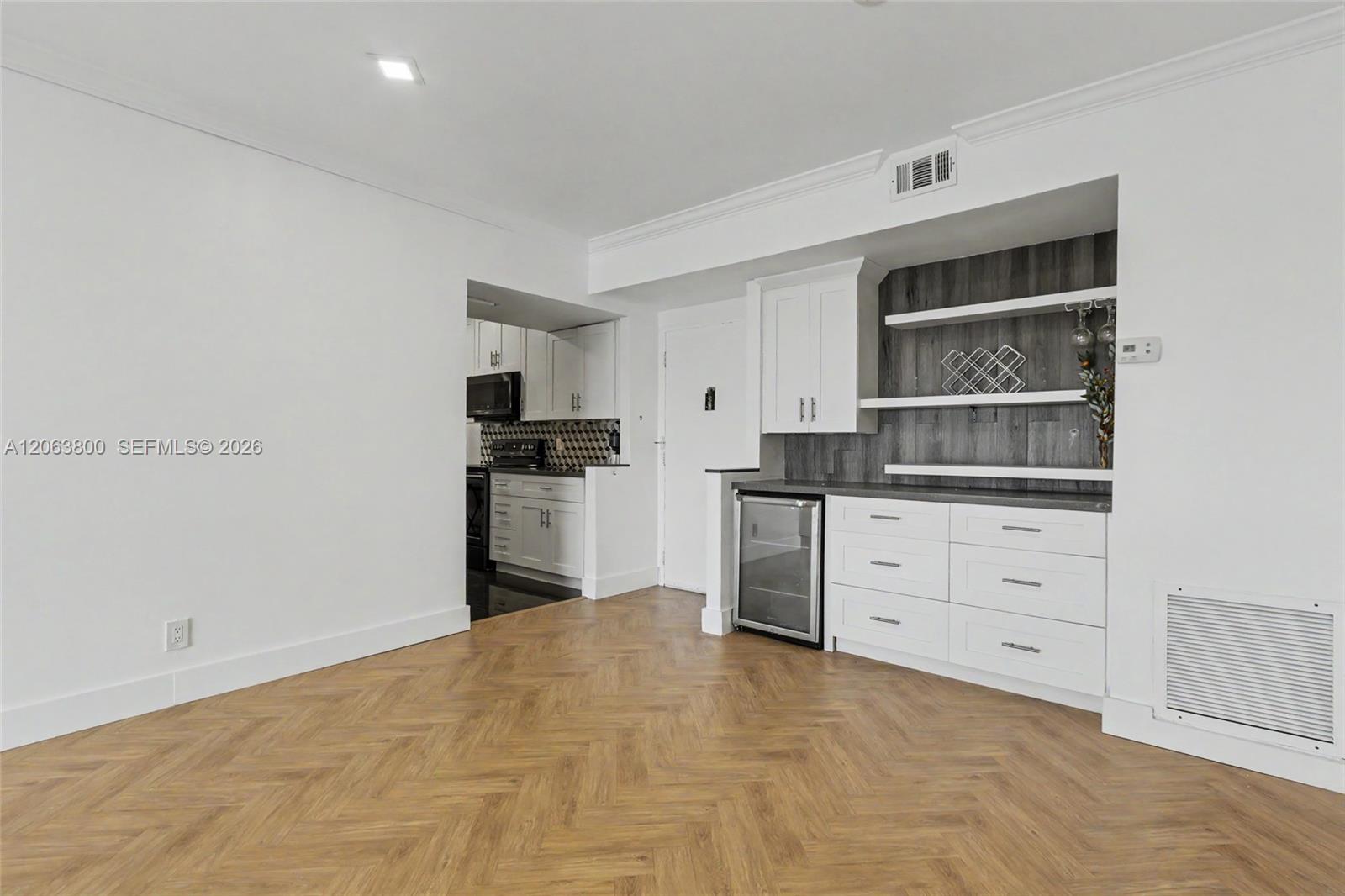 1005A 1 / 2 844 sq. ft. $ 2026-08-01 0 Photo