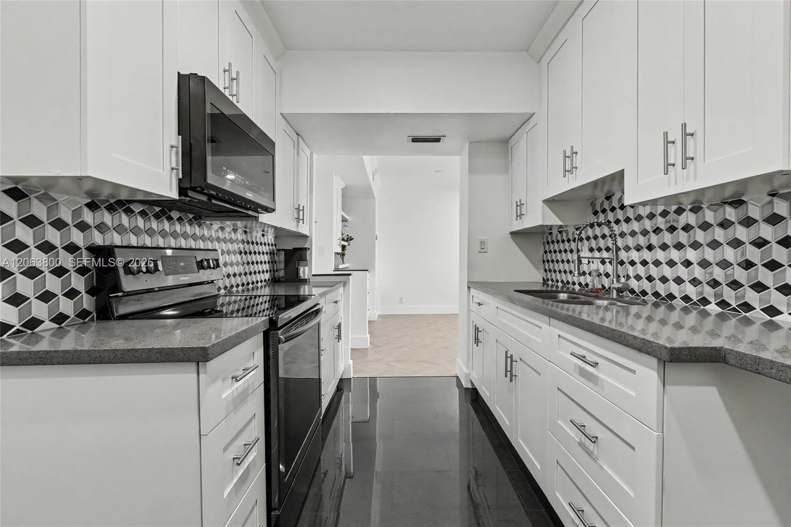 1005A 1 / 2 844 sq. ft. $ 2026-08-01 0 Photo