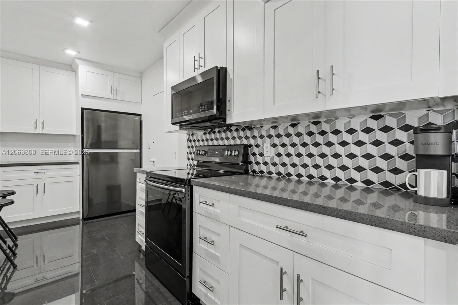 1005A 1 / 2 844 sq. ft. $ 2026-08-01 0 Photo