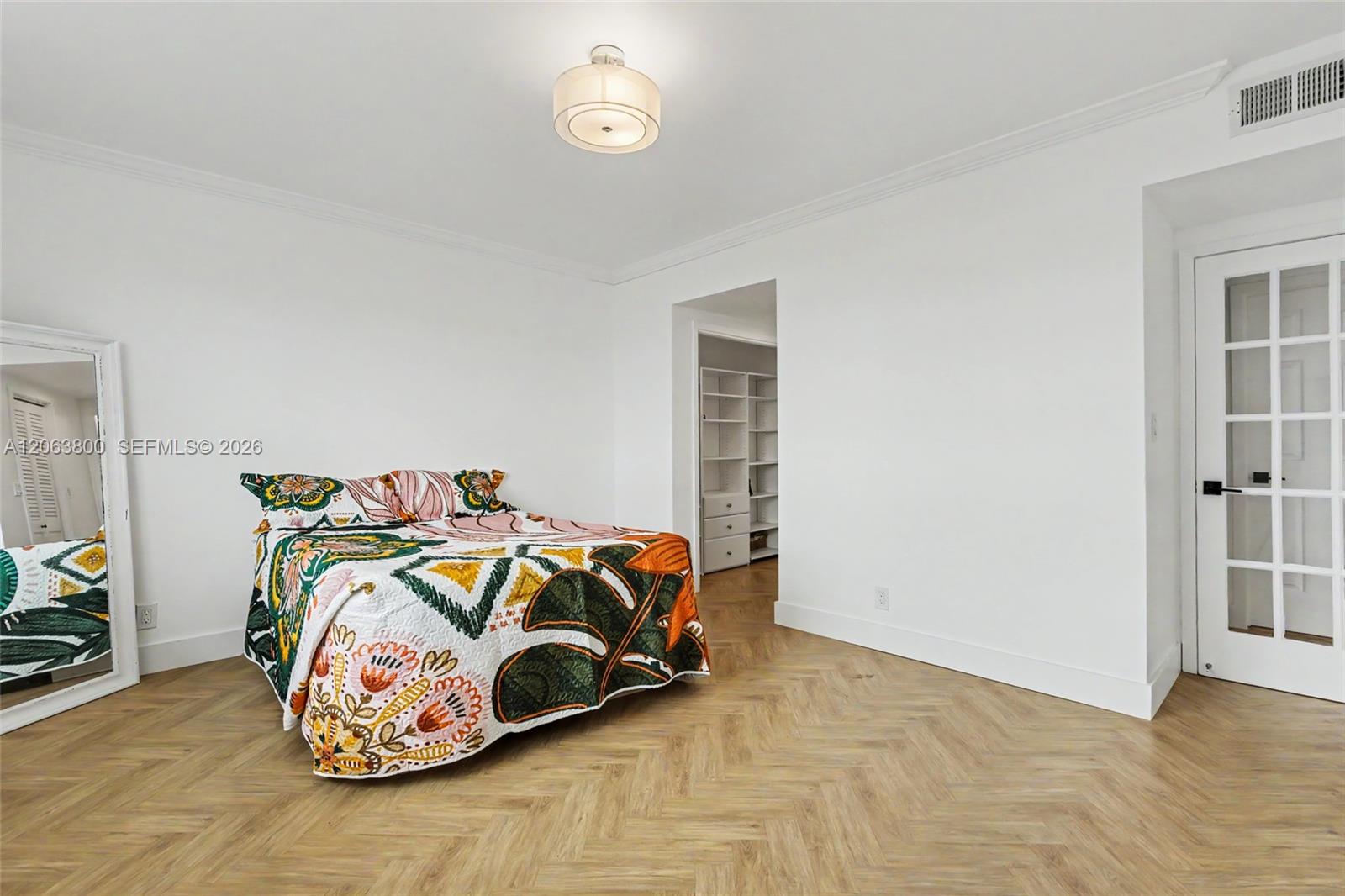 1005A 1 / 2 844 sq. ft. $ 2026-08-01 0 Photo