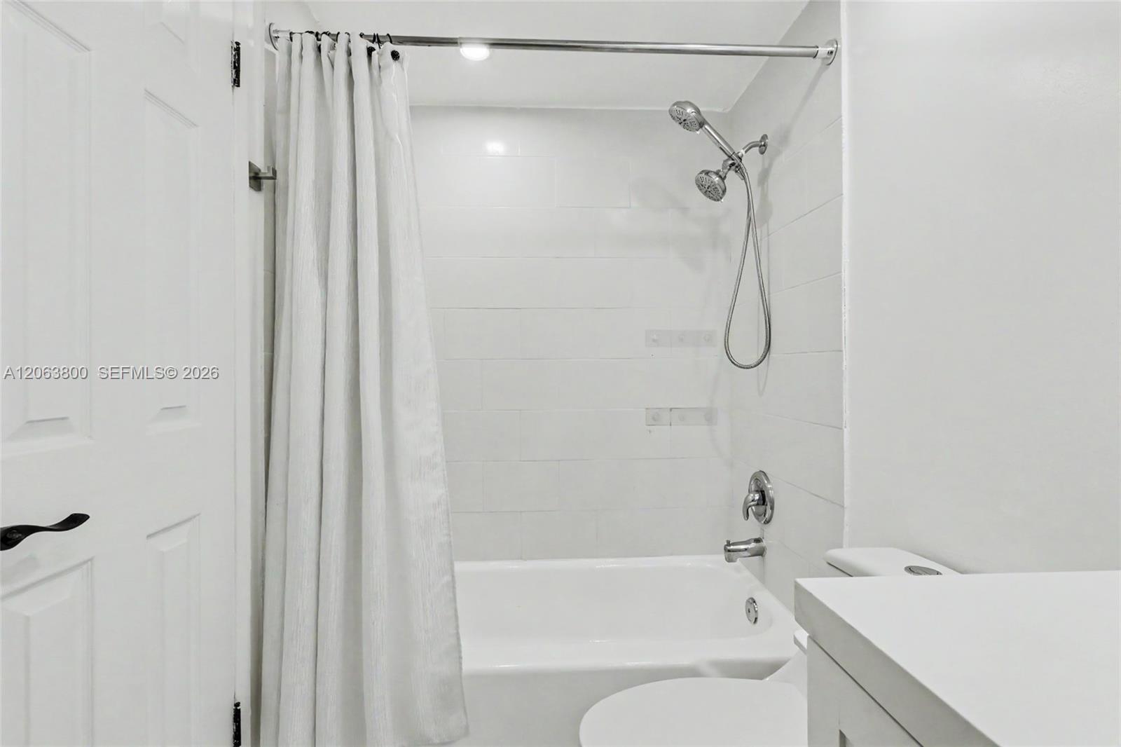 1005A 1 / 2 844 sq. ft. $ 2026-08-01 0 Photo