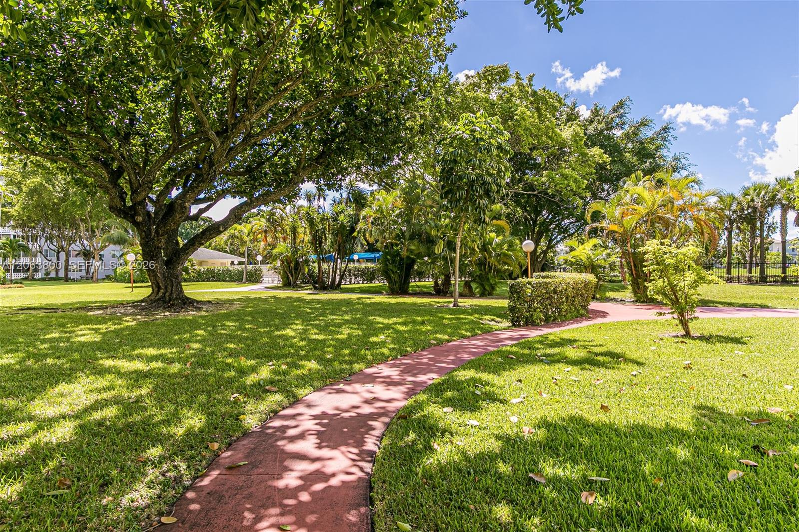 1005A 1 / 2 844 sq. ft. $ 2026-08-01 0 Photo