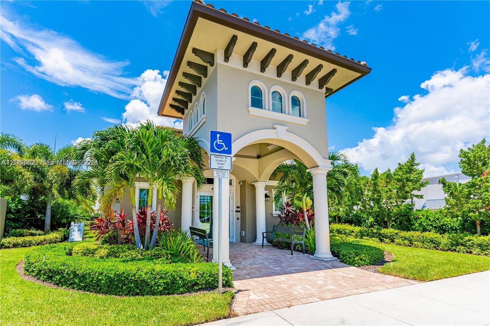 1005A 1 / 2 844 sq. ft. $ 2026-08-01 0 Photo