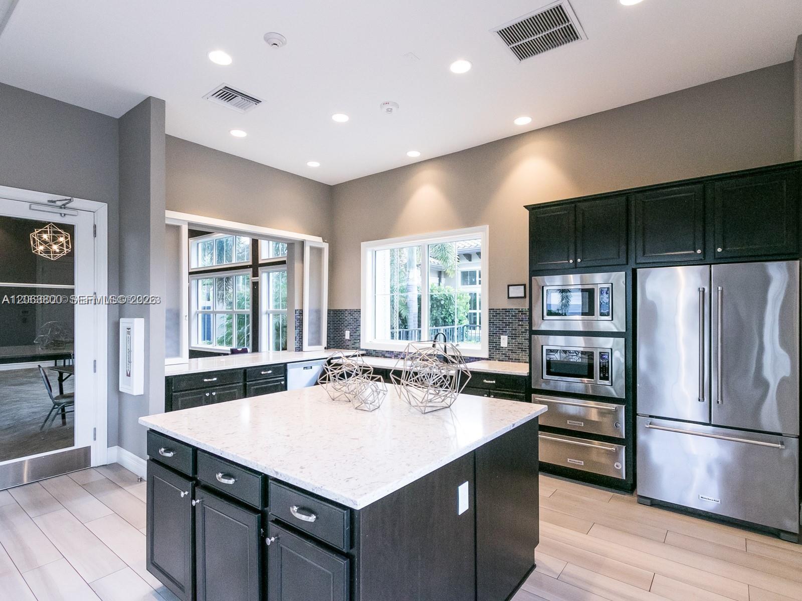 1005A 1 / 2 844 sq. ft. $ 2026-08-01 0 Photo
