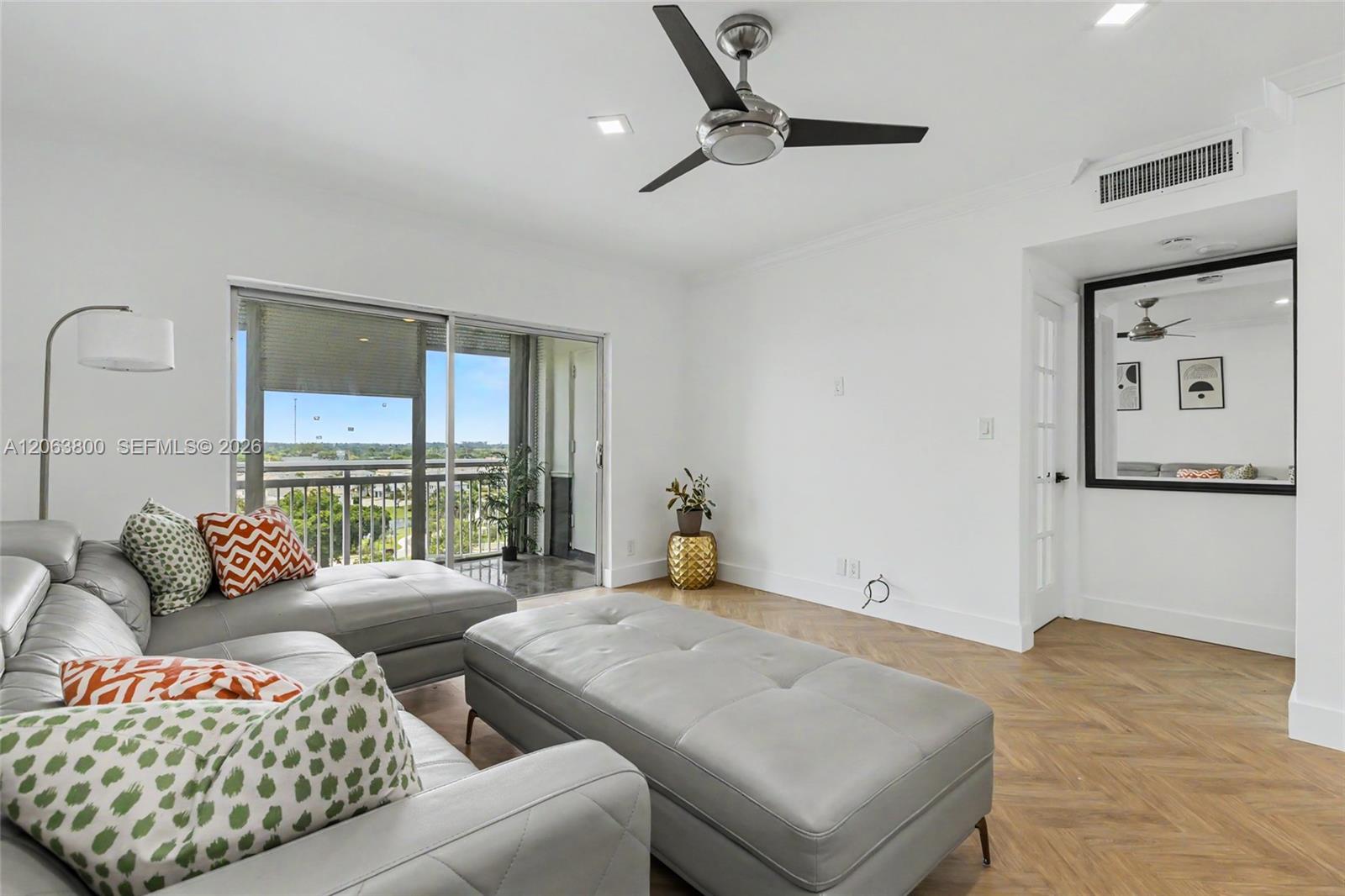 1005A 1 / 2 844 sq. ft. $ 2026-08-01 0 Photo
