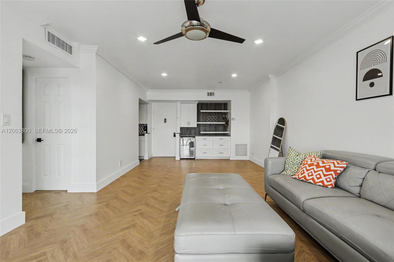 1005A 1 / 2 844 sq. ft. $ 2026-08-01 0 Photo