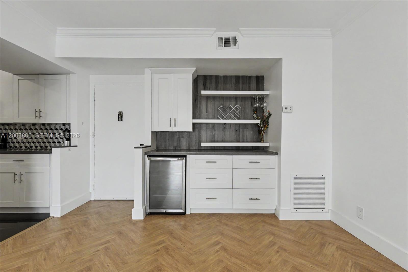 1005A 1 / 2 844 sq. ft. $ 2026-08-01 0 Photo