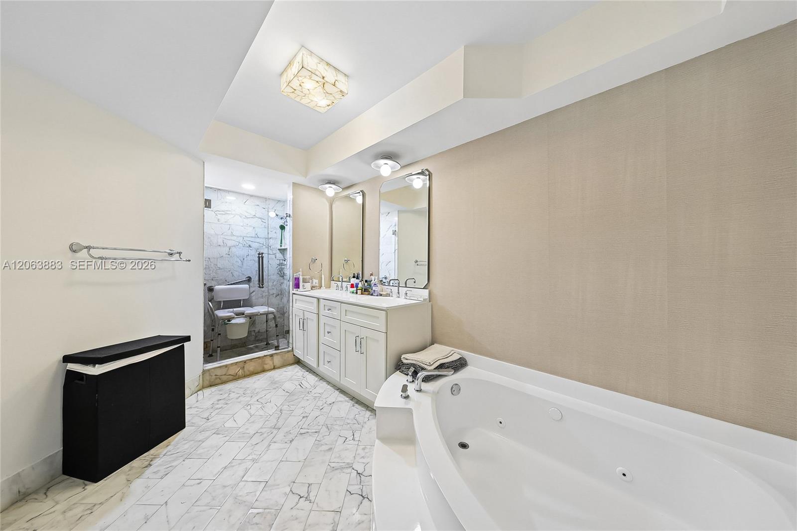 Photo of 20281 Country Club Dr #810, Aventura, Florida, 33180 -