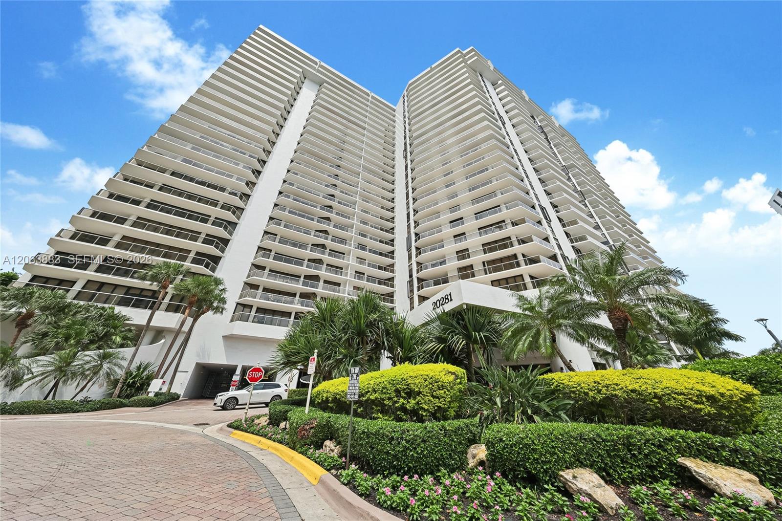 Photo of 20281 Country Club Dr #810, Aventura, Florida, 33180 -