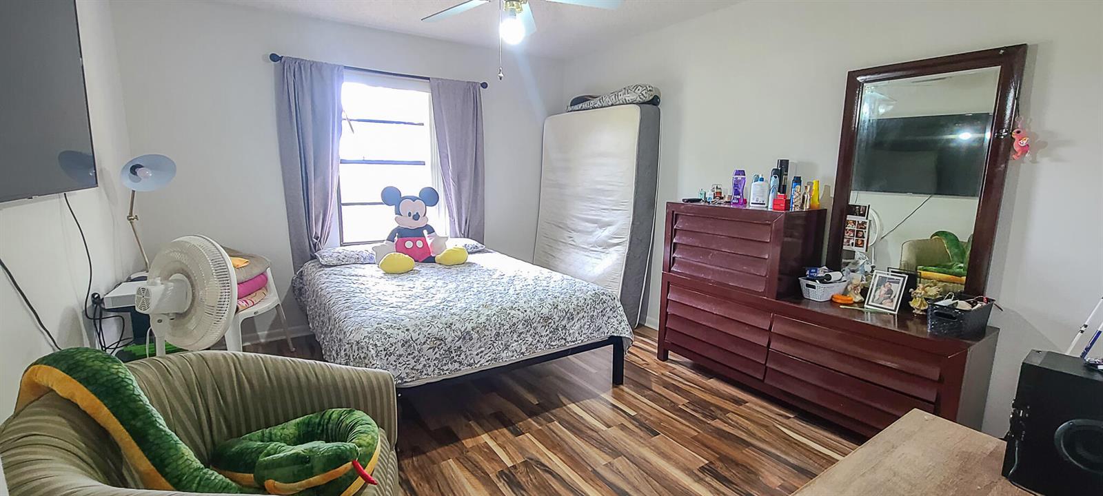 Ver detalles / 0 1800 sq. ft. $ 2026-08-03 0 foto