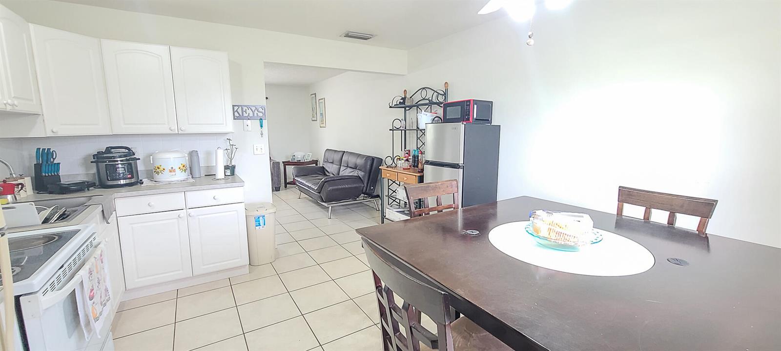 Ver detalles / 0 1800 sq. ft. $ 2026-08-03 0 foto