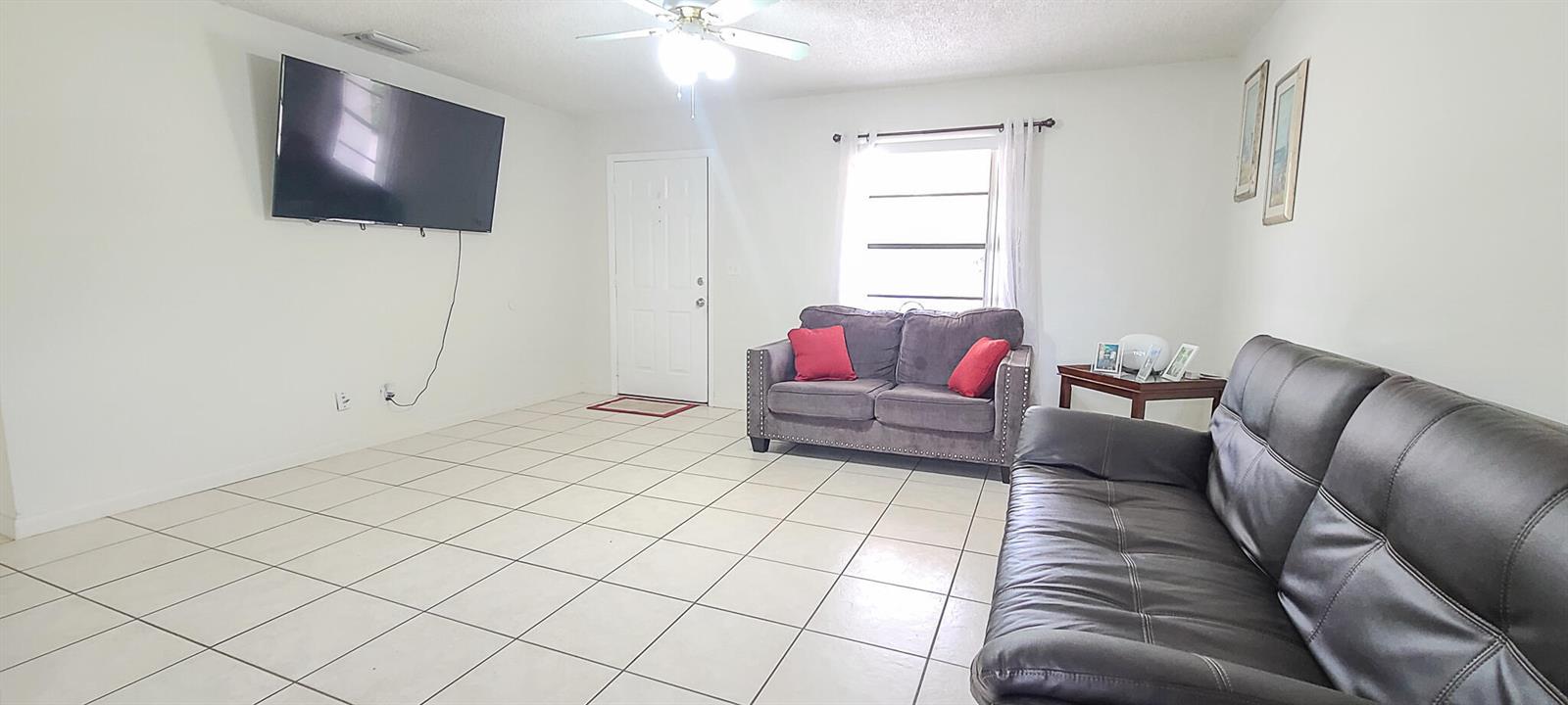 Ver detalles / 0 1800 sq. ft. $ 2026-08-03 0 foto