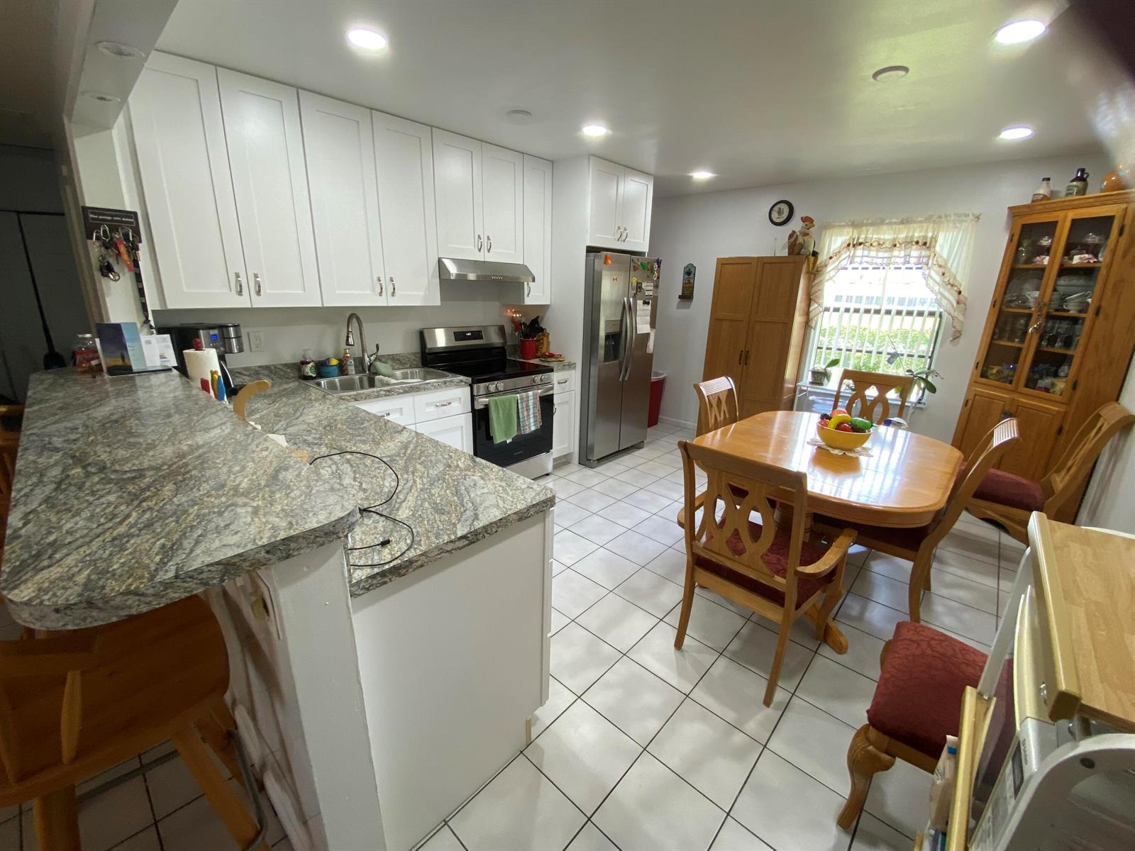 Ver detalles / 0 1800 sq. ft. $ 2026-08-03 0 foto