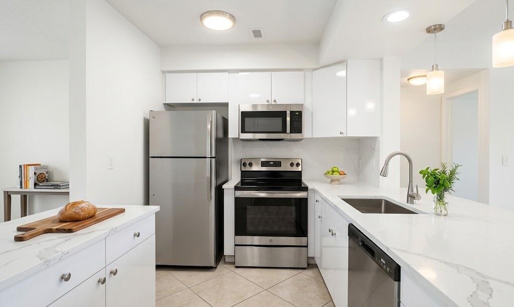   / 0  sq. ft. $ 2026-10-21 0 Photo