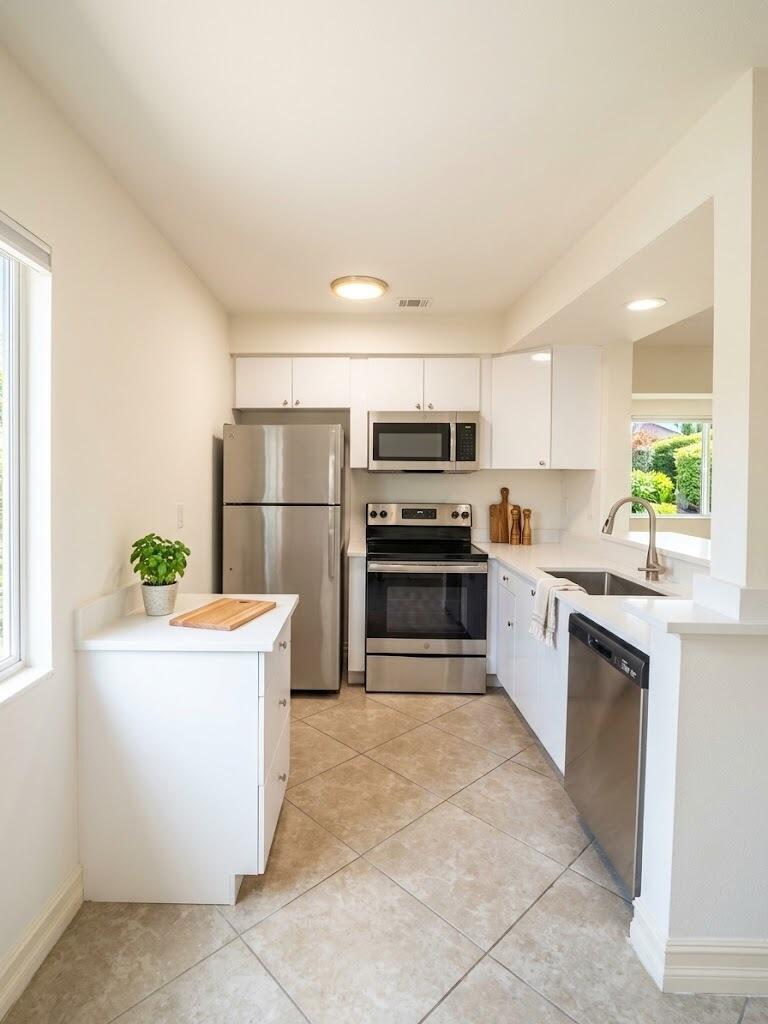   / 0  sq. ft. $ 2026-10-21 0 Photo