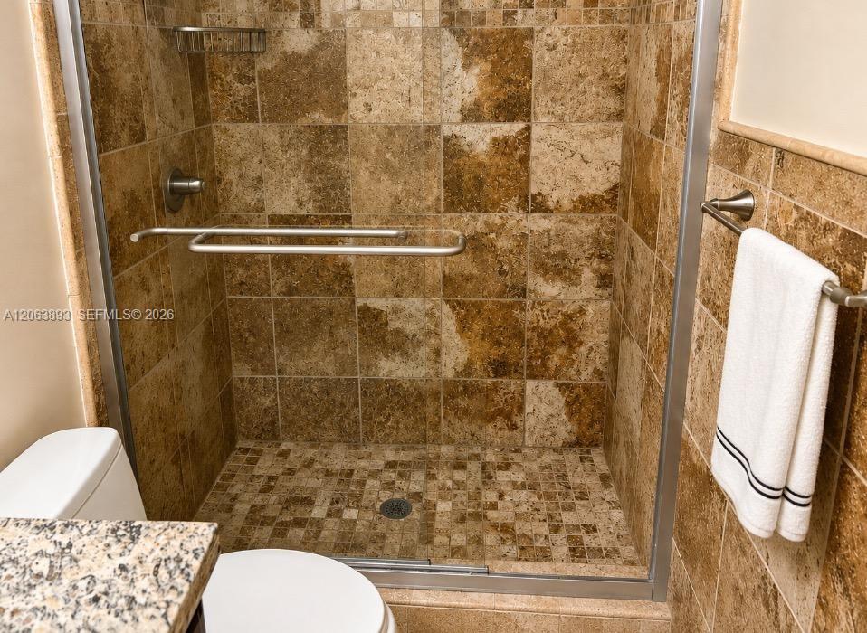 Photo of 2030 Ocean Dr  #521, Hallandale Beach, Florida, 33009 - PRINCIPAL BEDROOM ( KING SIZE BED)