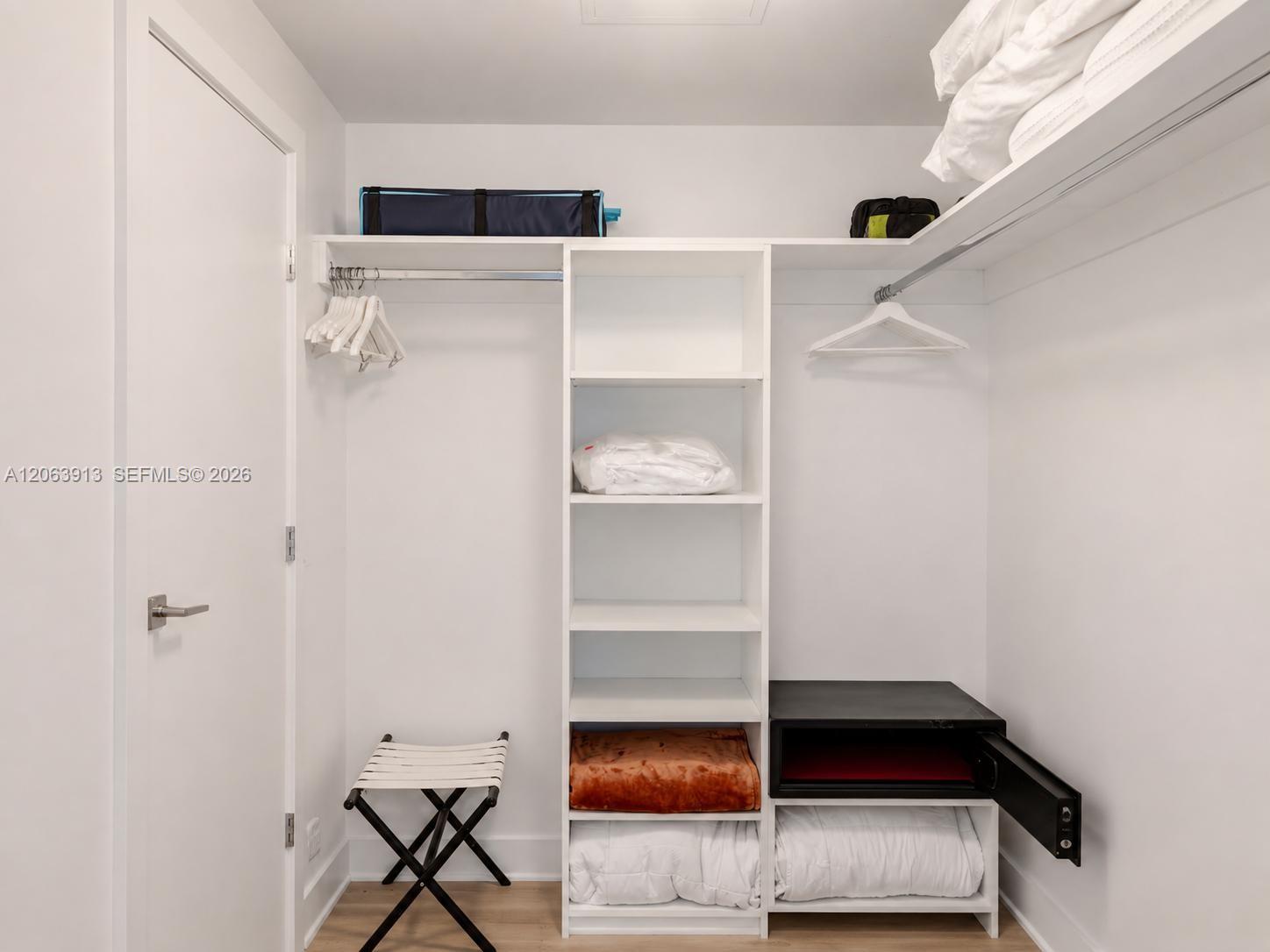 1812 1 / 1 869 sq. ft. $ 2026-08-02 0 foto