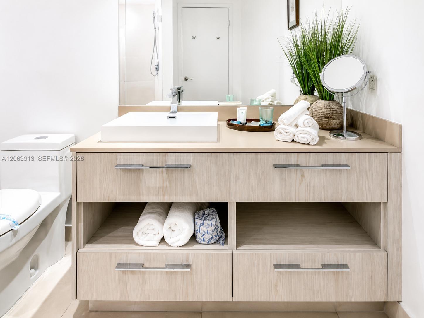 1812 1 / 1 869 sq. ft. $ 2026-08-02 0 foto