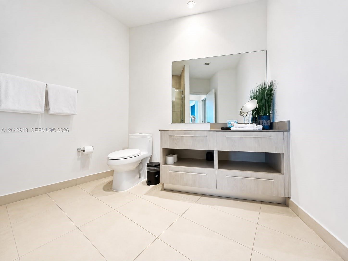 1812 1 / 1 869 sq. ft. $ 2026-08-02 0 foto