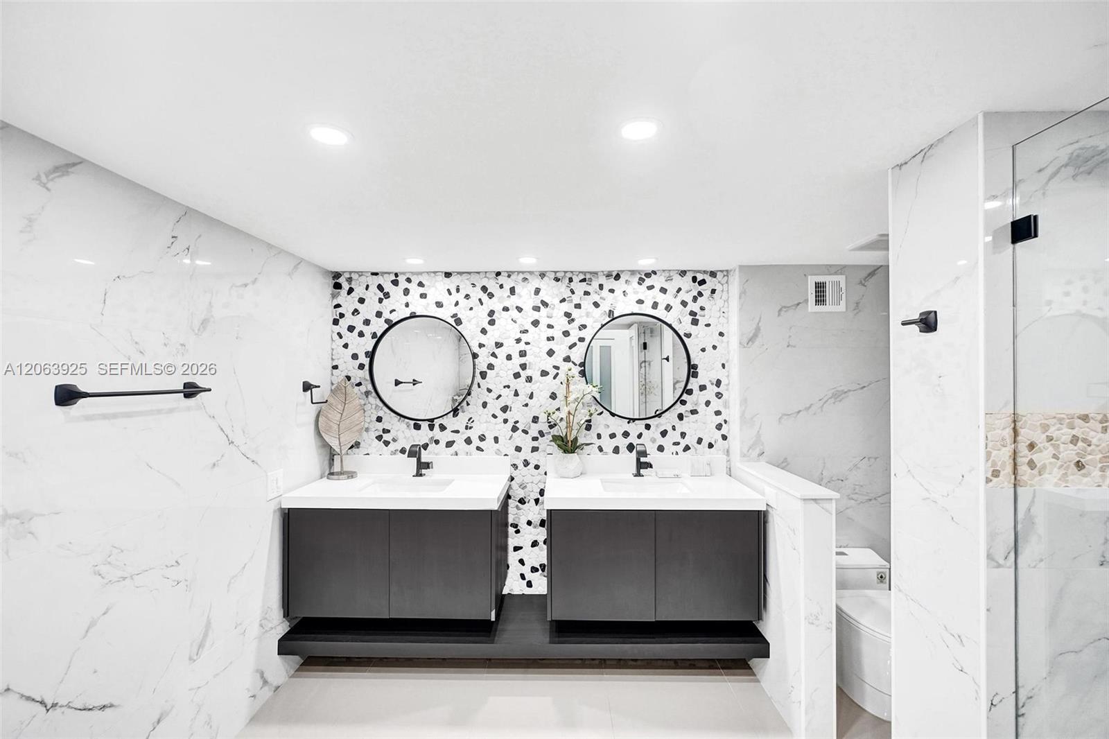 Photo of 2751 Ocean Dr  #301S, Hollywood, Florida, 33019 - 