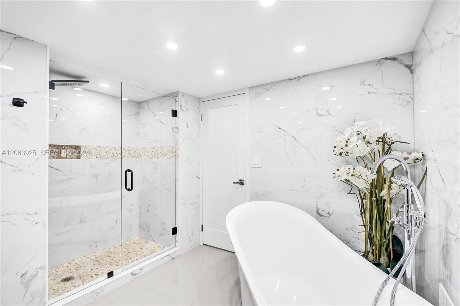 Photo of 2751 Ocean Dr  #301S, Hollywood, Florida, 33019 - 
