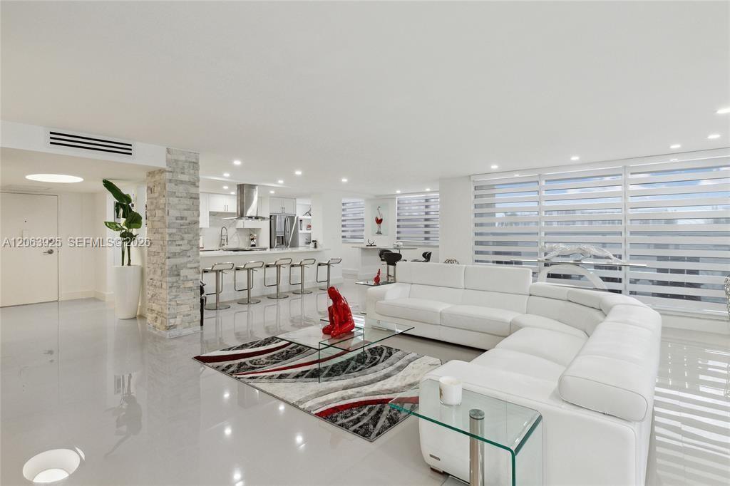 Photo of 2751 Ocean Dr  #301S, Hollywood, Florida, 33019 - 