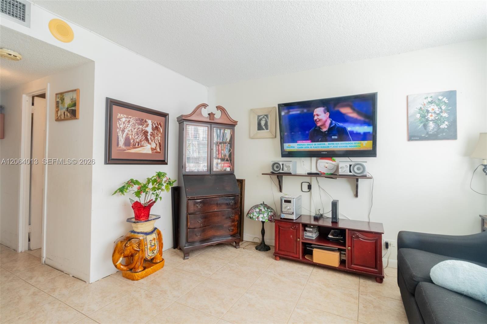 Ver detalles 808 2 / 2 1087 sq. ft. $ 2026-08-02 0 foto