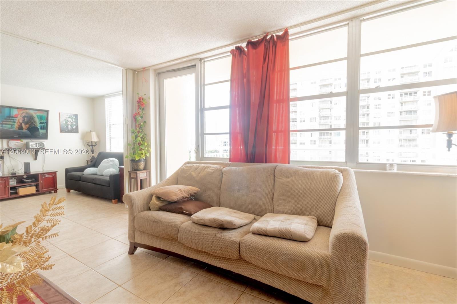 Ver detalles 808 2 / 2 1087 sq. ft. $ 2026-08-02 0 foto
