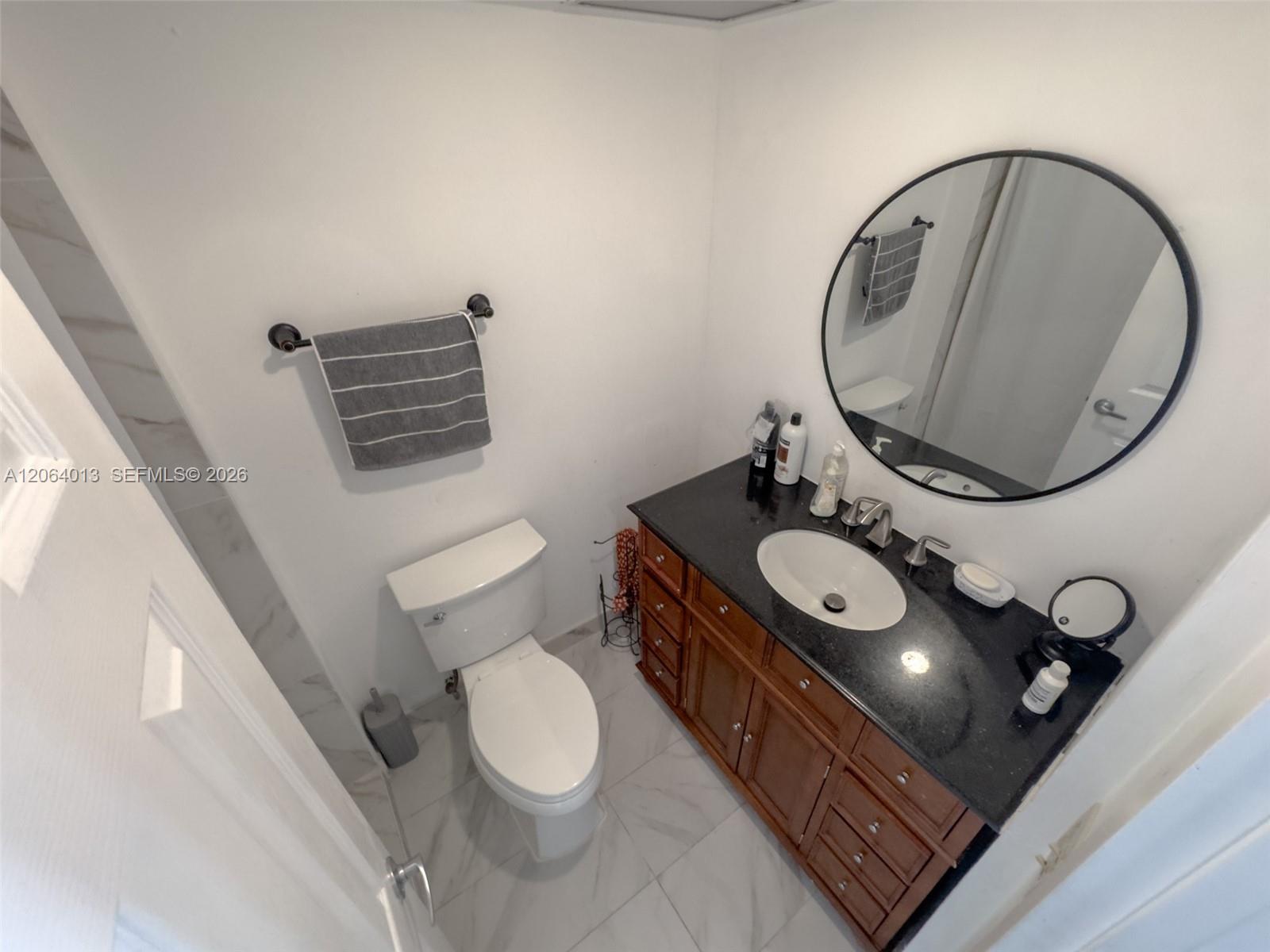 Ver detalles 808 2 / 2 1087 sq. ft. $ 2026-08-02 0 foto