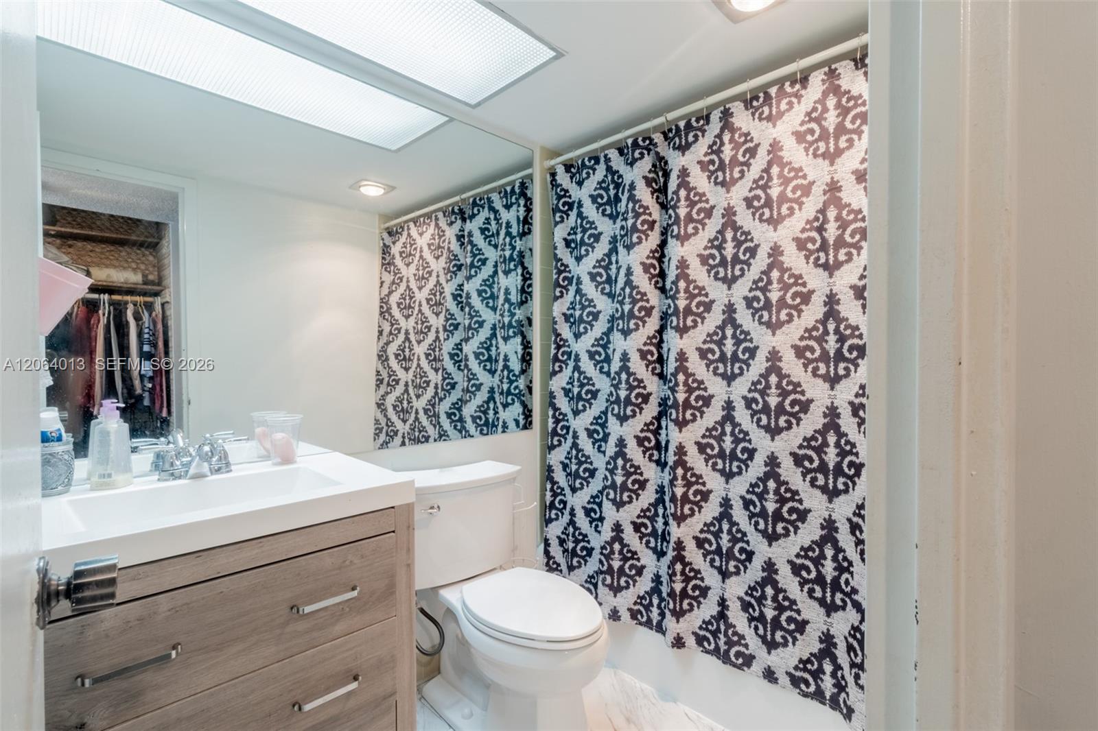 Ver detalles 808 2 / 2 1087 sq. ft. $ 2026-08-02 0 foto