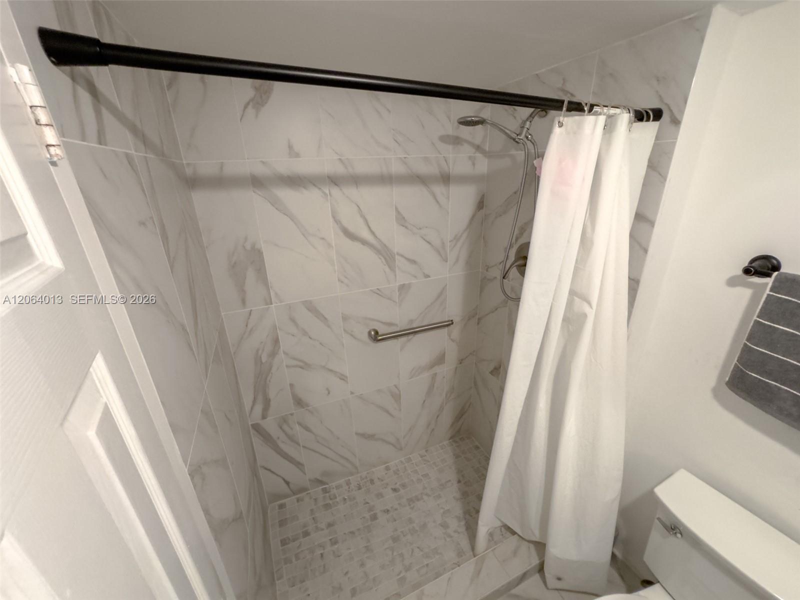 Ver detalles 808 2 / 2 1087 sq. ft. $ 2026-08-02 0 foto