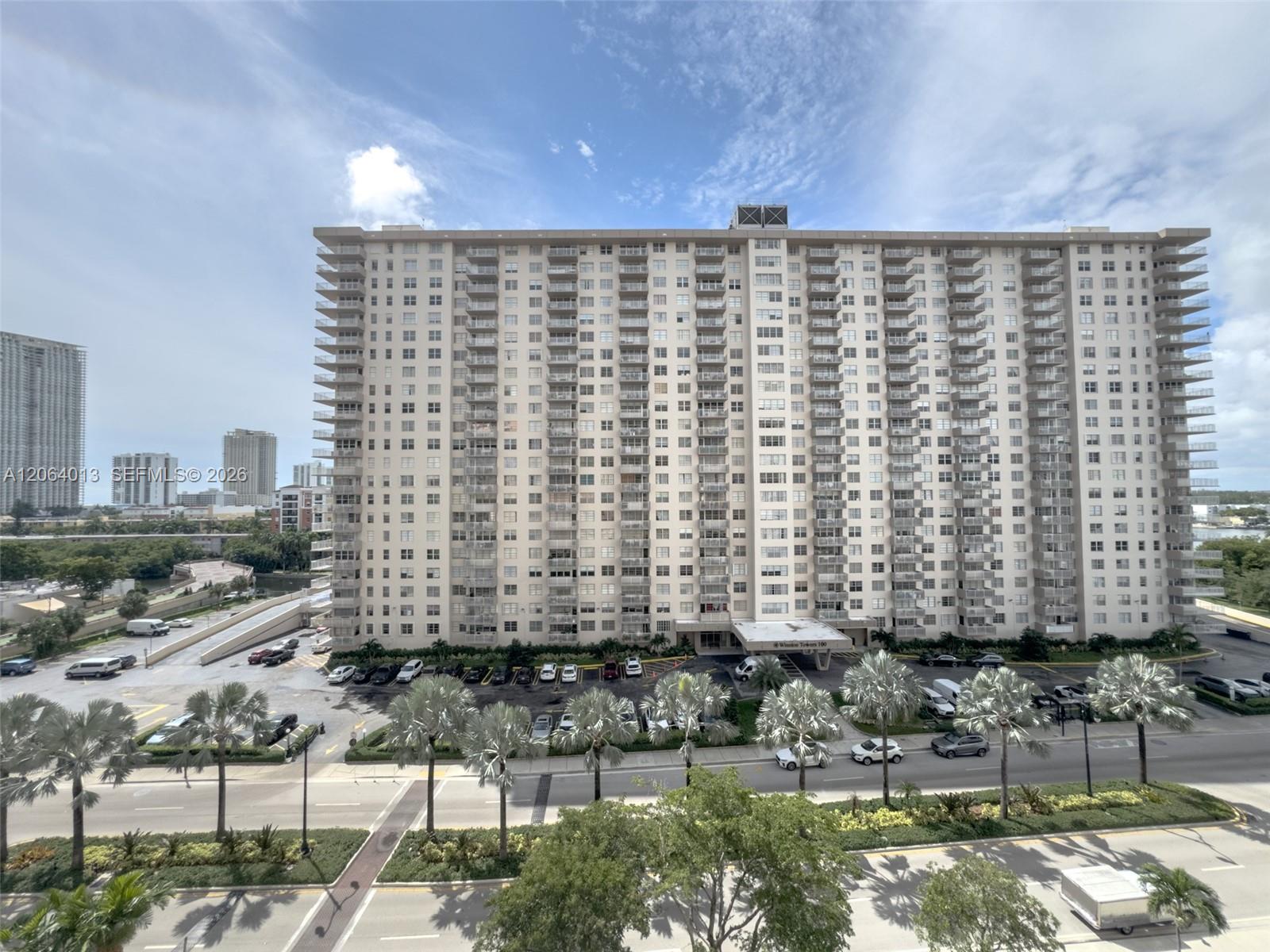 Ver detalles 808 2 / 2 1087 sq. ft. $ 2026-08-02 0 foto