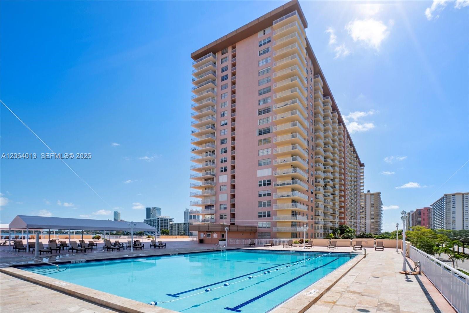 Ver detalles 808 2 / 2 1087 sq. ft. $ 2026-08-02 0 foto