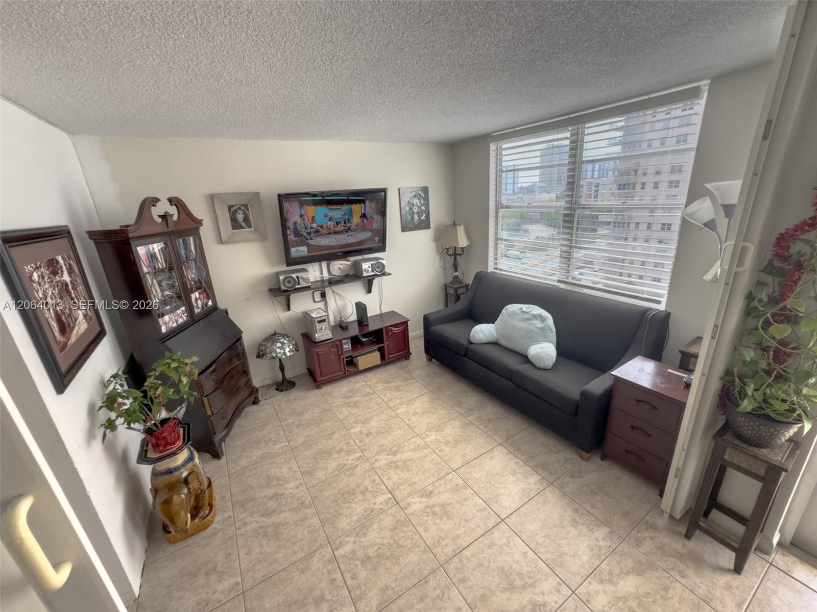 Ver detalles 808 2 / 2 1087 sq. ft. $ 2026-08-02 0 foto