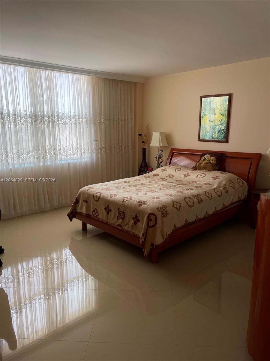 Photo of 1865 Ocean Dr  #3L, Hallandale Beach, Florida, 33009 - 