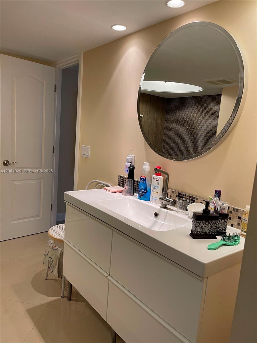 Photo of 1865 Ocean Dr  #3L, Hallandale Beach, Florida, 33009 - 