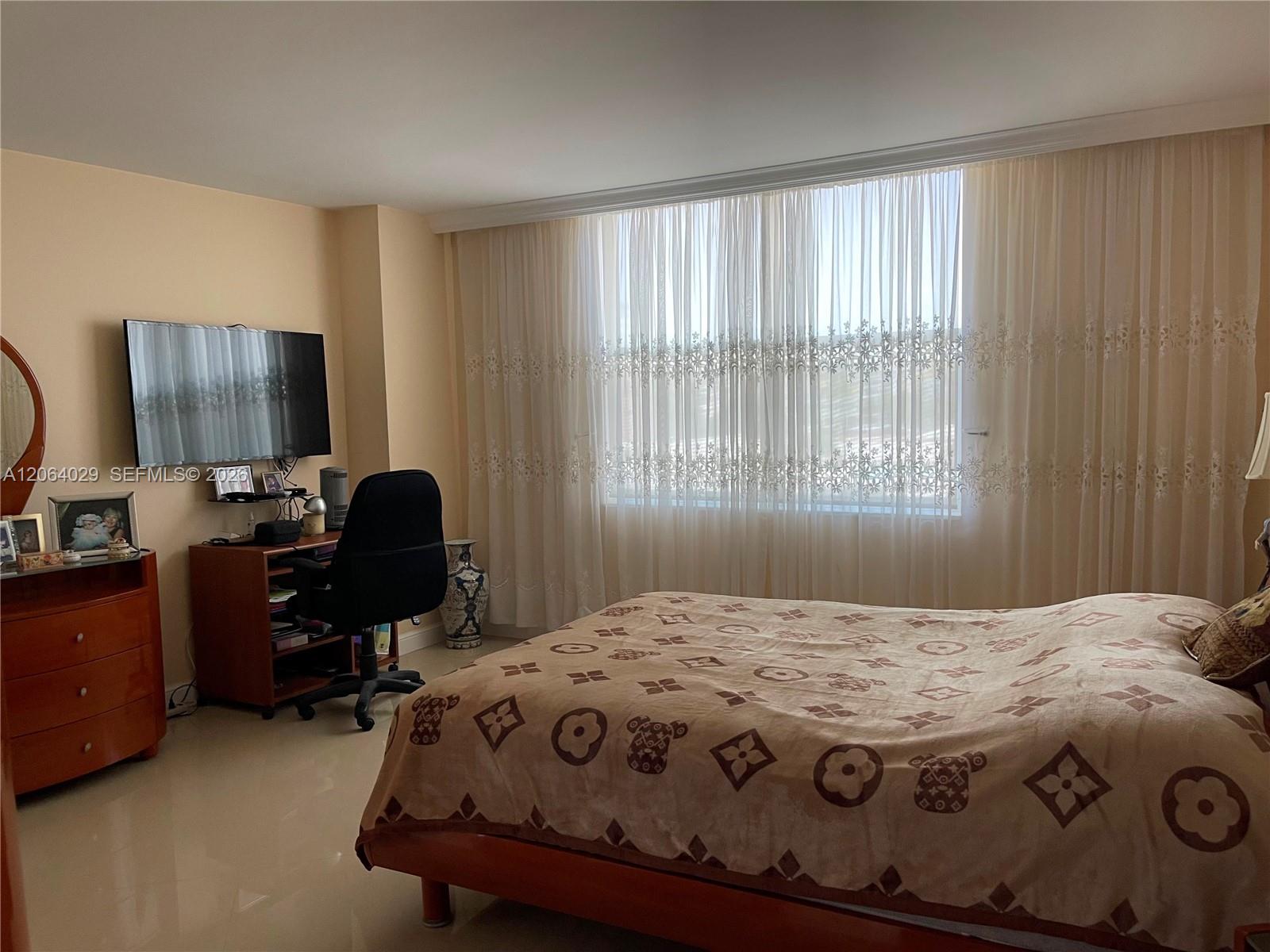 Photo of 1865 Ocean Dr  #3L, Hallandale Beach, Florida, 33009 - 